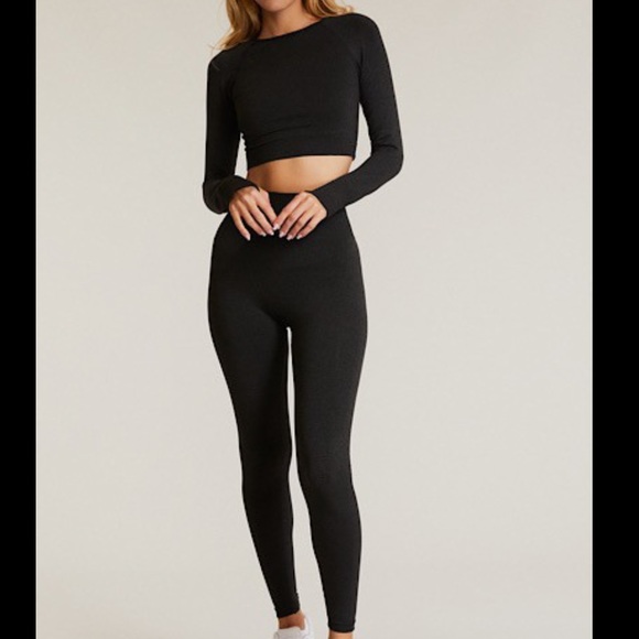 2 Piece Black Work Out Yoga Set/ Activewear - Picture 2 of 6